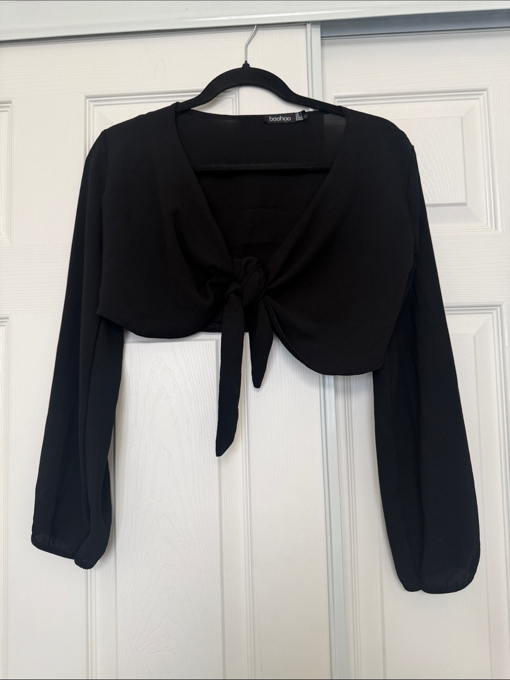 Boohoo Black Cropped Tie-Front Top